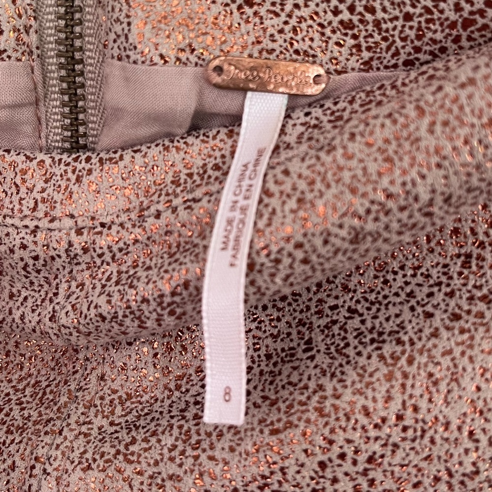 Free People Modern Femme Metallic Rose Gold Suede Mini Skirt, SZ 8 EUC - Picture 5 of 6